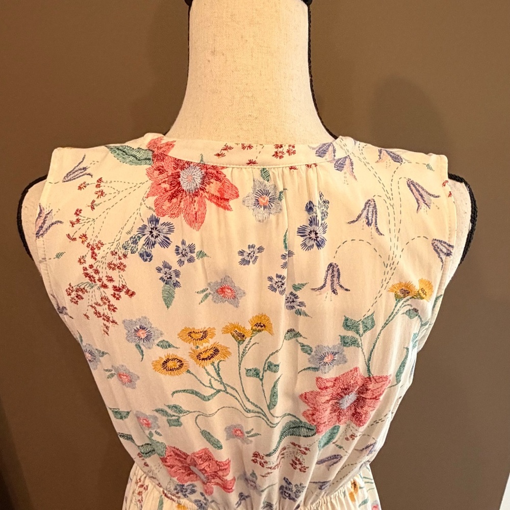 Old Navy Floral Sleeveless Dress, Gathered Waist, Sheer Hem, V-Neck, Size Medium - Picture 6 of 13